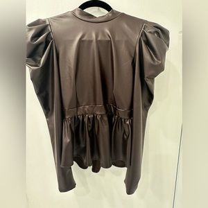 Stretched long sleeve faux blouse